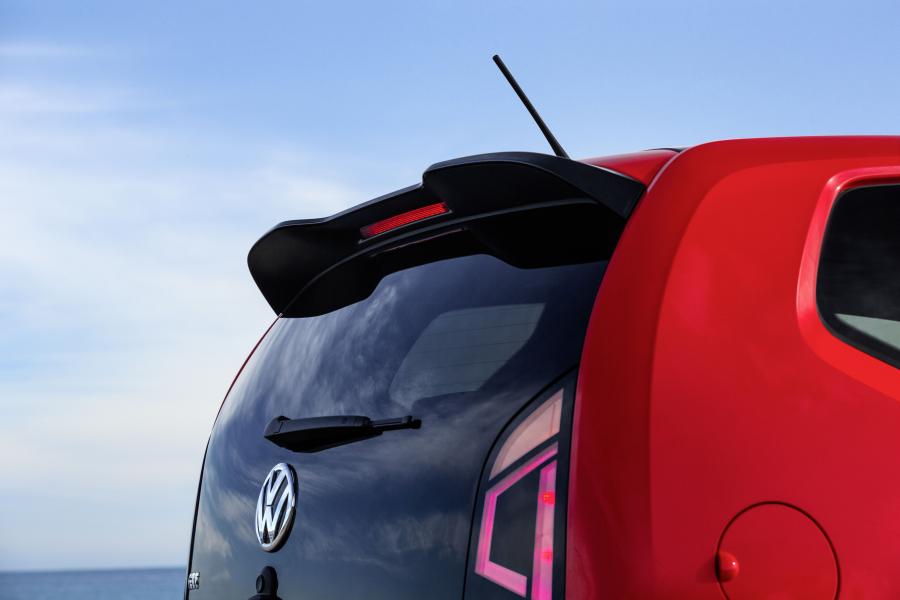 Детали экстерьера Volkswagen up! GTI 2018 года  (WW) (фото 19 из 41)